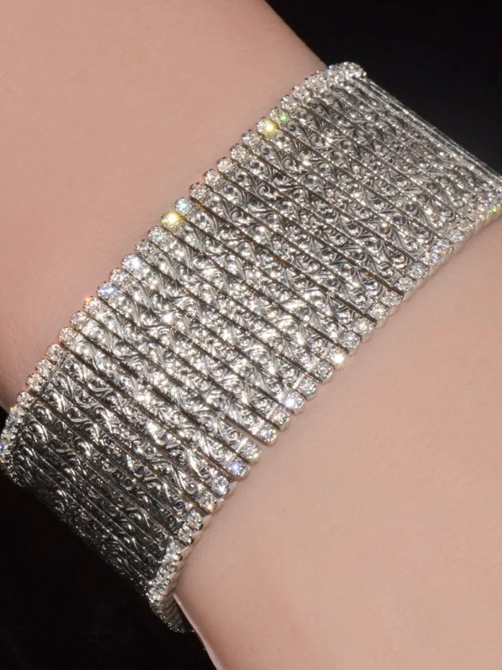 Rare Roberto Coin Natural 3.20CT Diamond Floral Scroll Work 18K Gold Bracelet